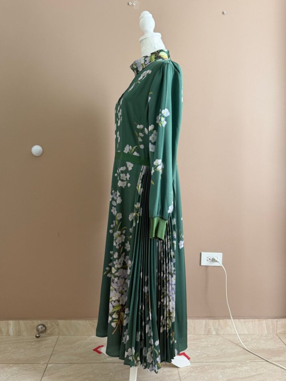 Ted Baker green dress Size 12 - Picture 2 of 4